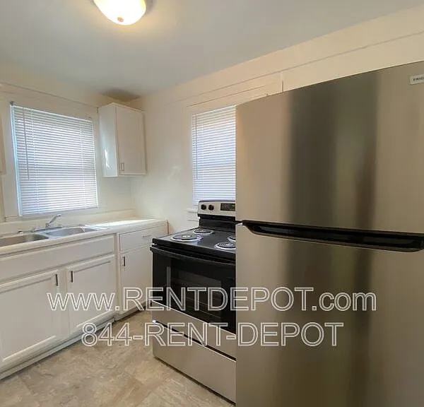 1231 Culver Dr #C — Photo 4