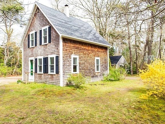 4th image of 988 Old Falmouth Rd