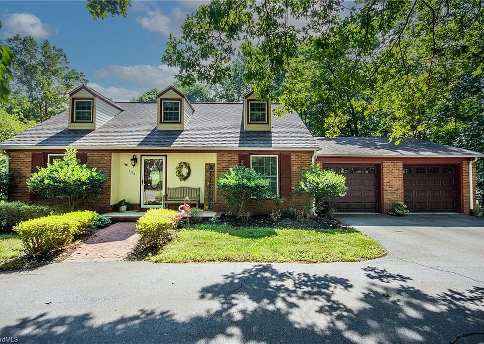 1st image of 134 Nottingham Cir