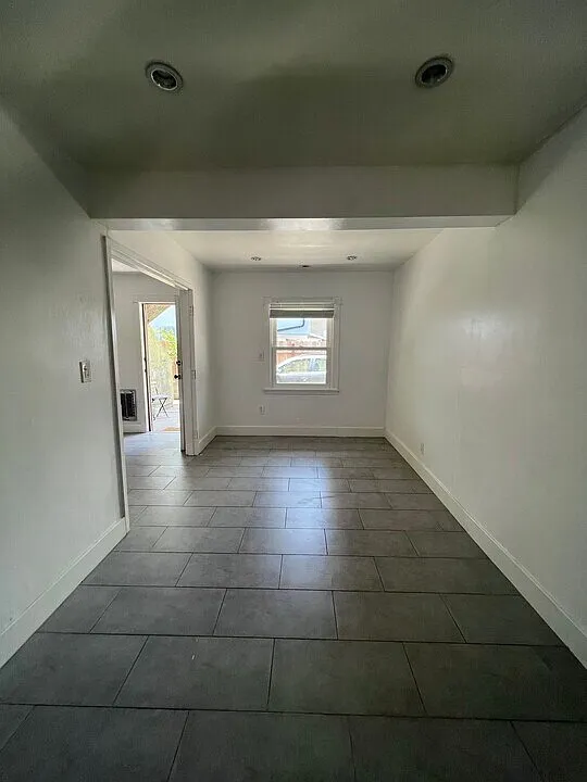 Studio, $1,850 — Photo 4