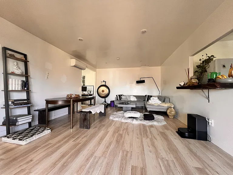2318 Yosemite Dr #1/2 — Photo 1