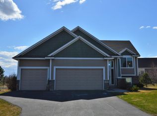 15688 Fairoaks Ave N, Hugo, MN 55038