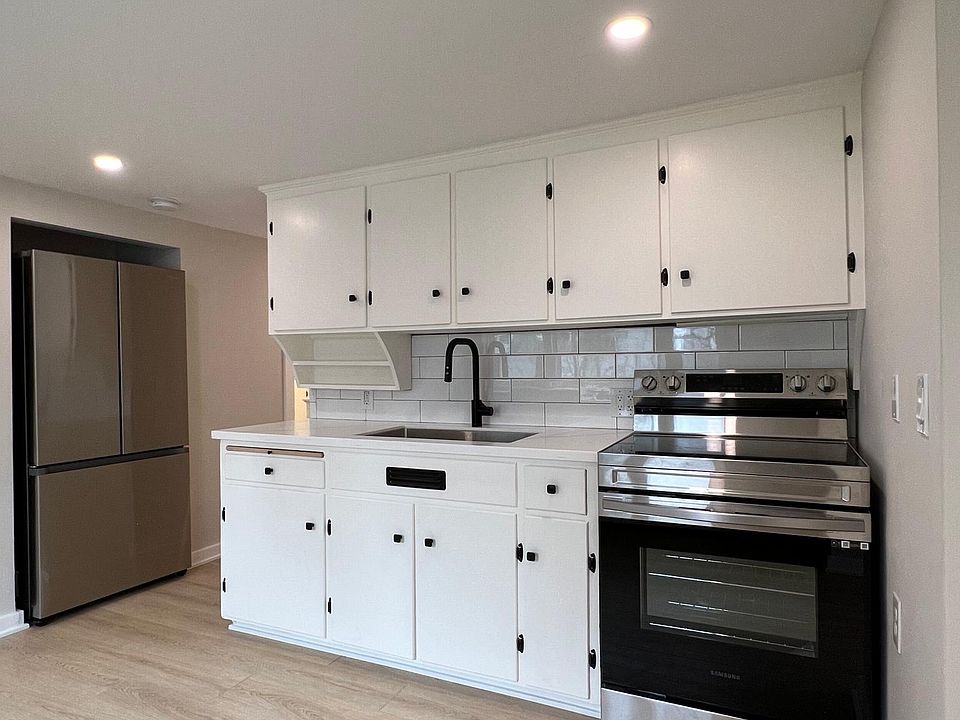 1st image of 706 Hilliker Ct #1