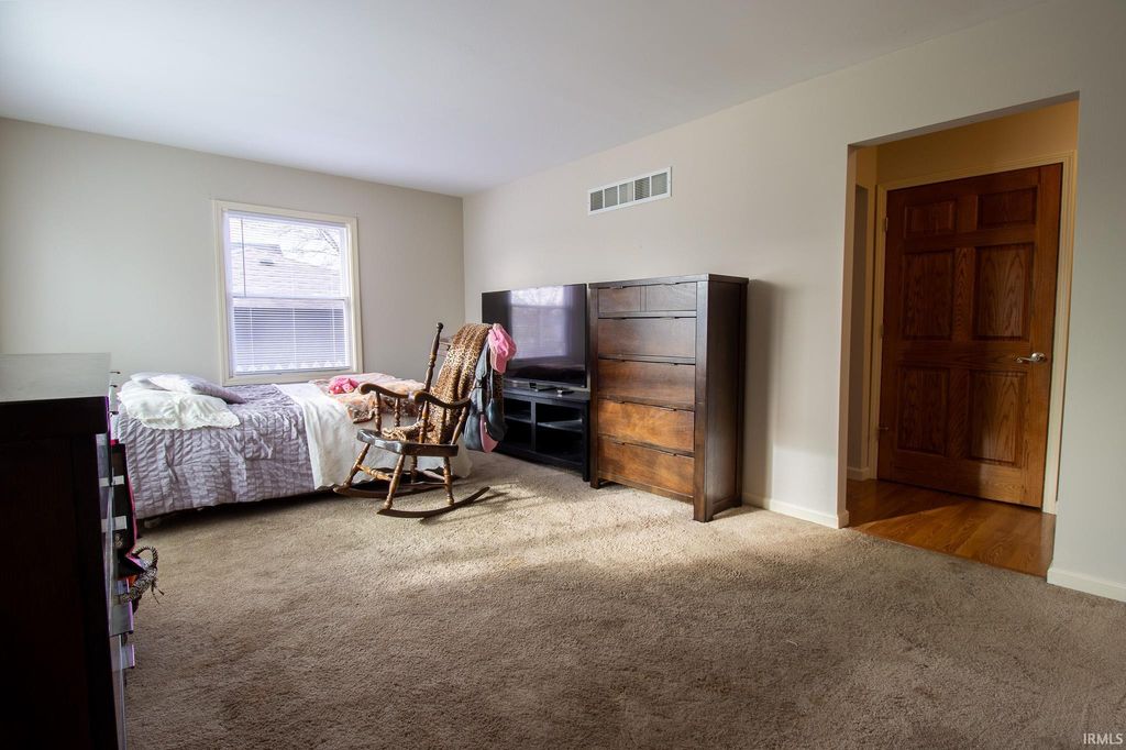 214 N Dwiggins St, Griffith, IN - View 5