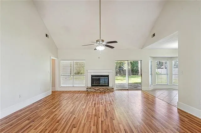4 bed, 2.0 bath, 2035 sqft, $2,250 — Photo 2