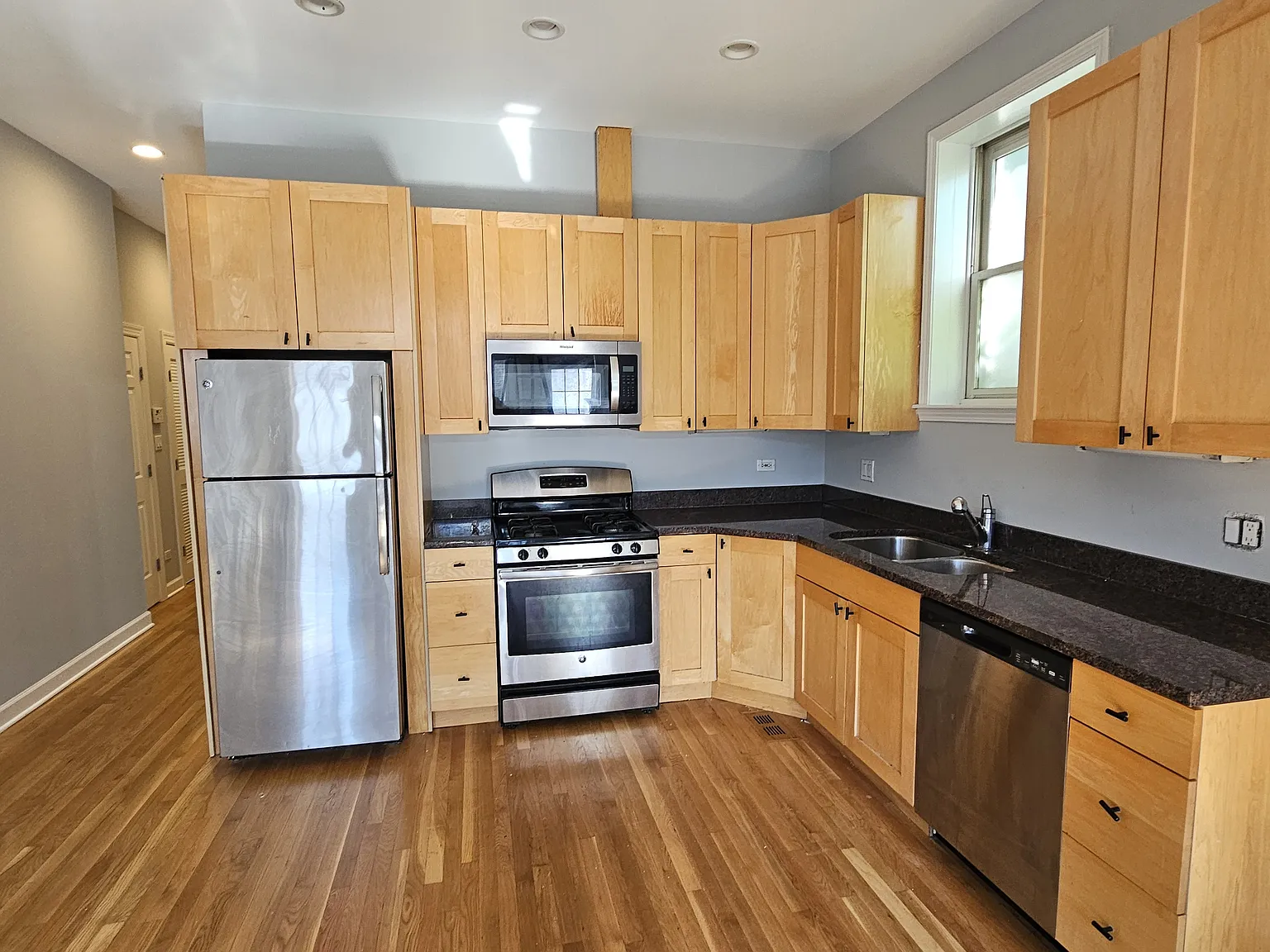 2 bed, 2.0 bath, $3,295 — Photo 3