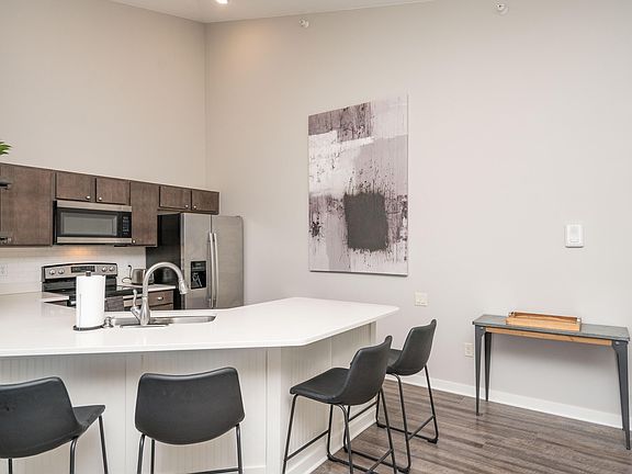 5th image of 2507 NE Oak Dr Unit 2