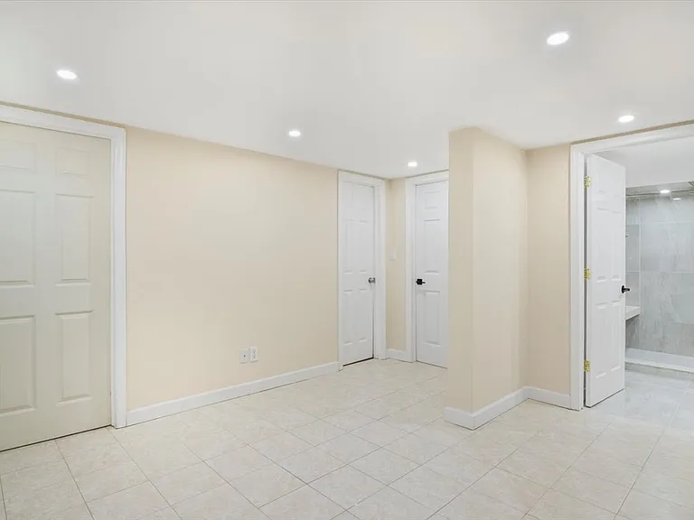 36 Amelia Ave — Photo 17