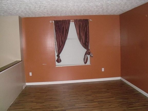 4th image of 6806 Stockton Ln