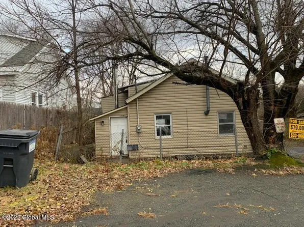 321 oakhurst Street, Troy, NY 12182