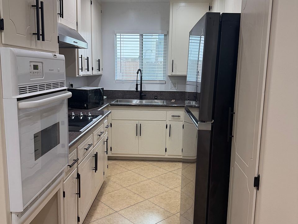 1st image of 1042 S Shenandoah St APT 102