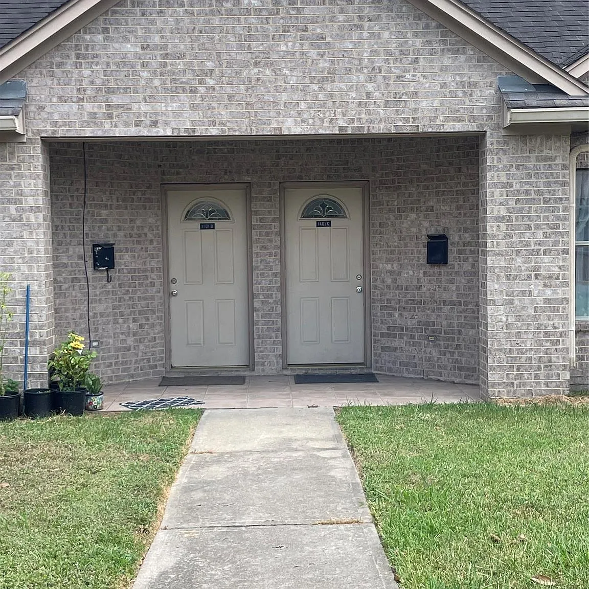 2 bed, 2.0 bath, 2028 sqft, $1,400 — Photo 3