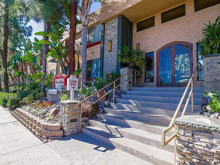 Parkview Poway Apartments — Photo 39