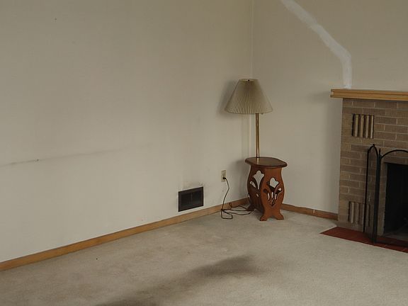 4th image of 1526 Manhattan Dr