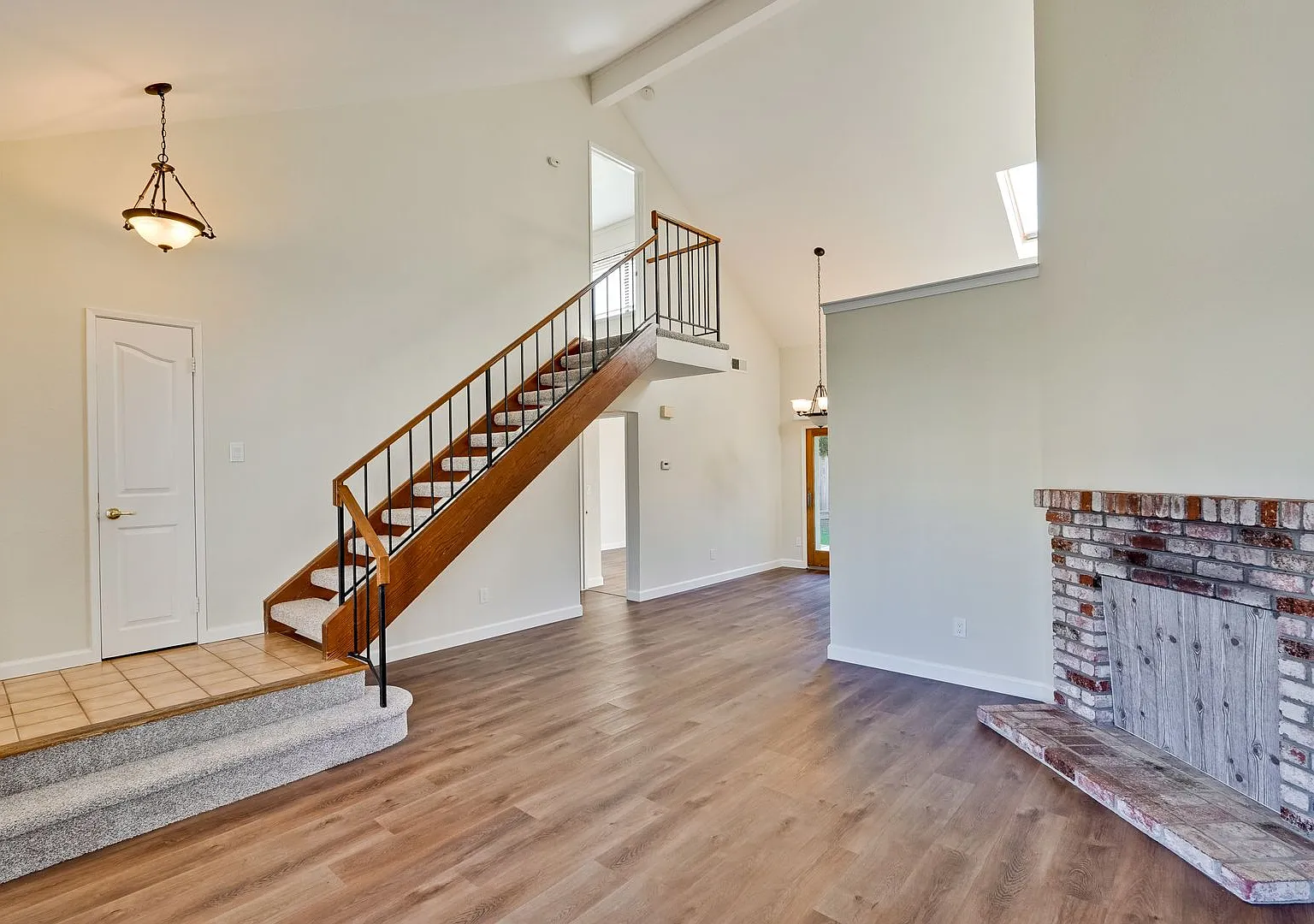 Old Almaden Valley/ 2 story 3/2 Close to Colero Reservoir with Brand New Air Conditioning — Photo 4