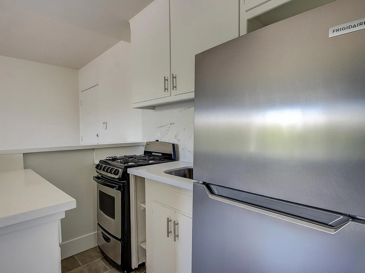 1 bed, 650 sqft, $2,150 — Photo 2