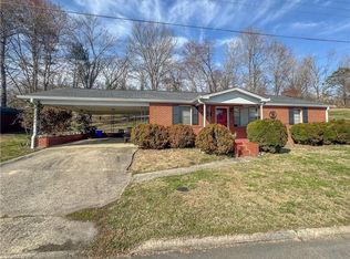 487 Linville Rd, Mount Airy, NC 27030
