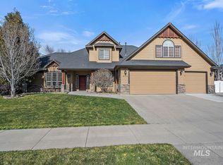 434 W Bear Track Dr, Meridian, ID 83642