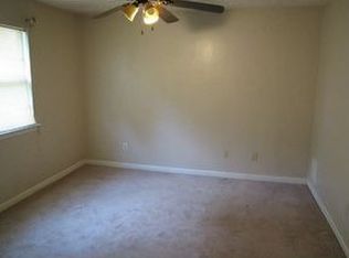 40 Lindsey Ln, Sharpsburg, GA 30277