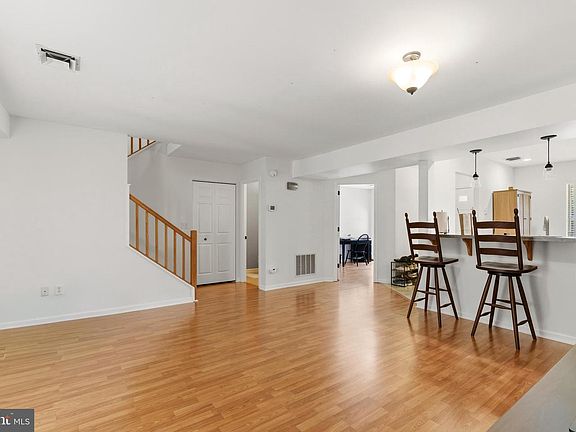 5th image of 1819 Wexford Rd