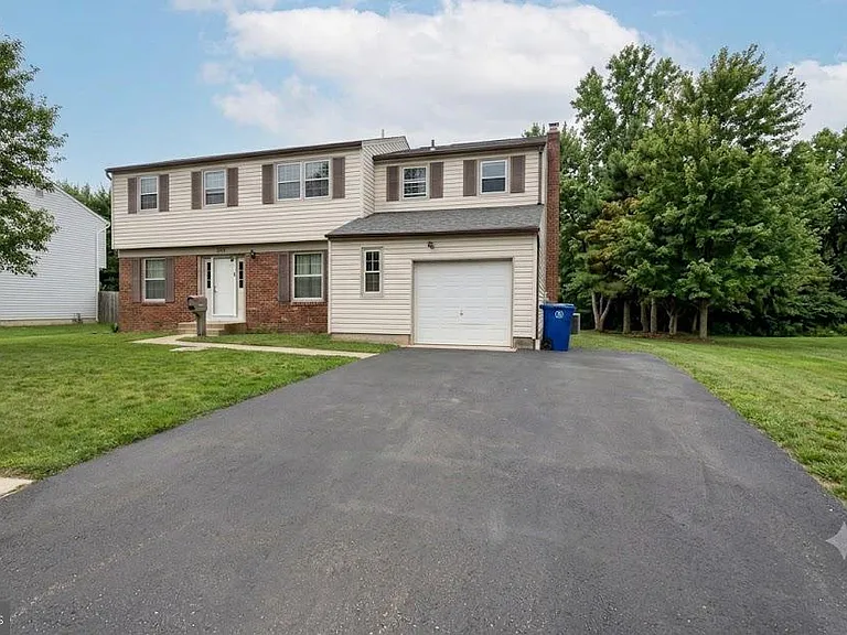 306 Cornell Rd — Photo 2
