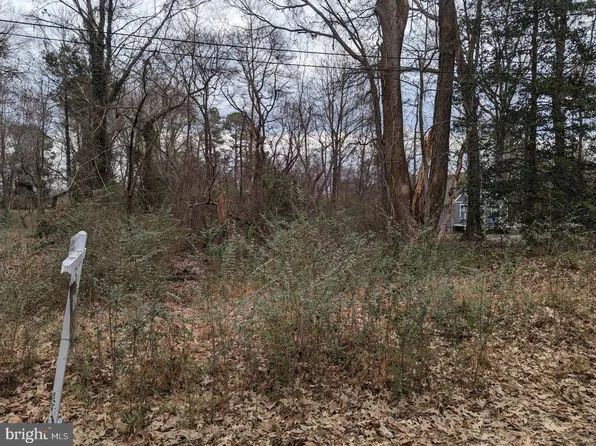 San Pedro Dr, Colonial Beach, VA 22443
