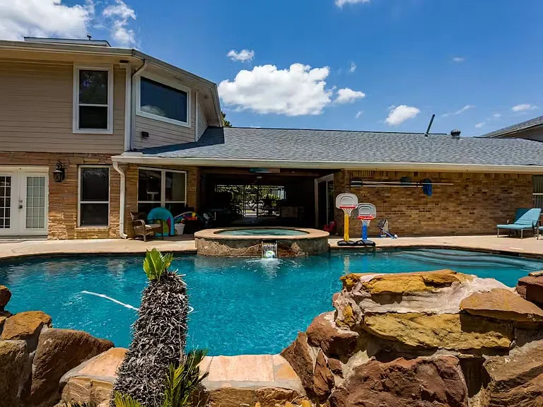 16610 Gull Ct — Photo 4