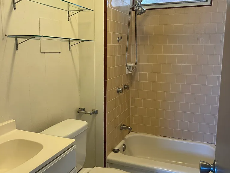 2824 Date St #3 — Photo 7
