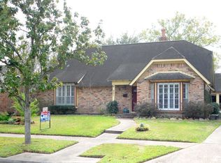 8831 Rowan Ln, Houston, TX 77036