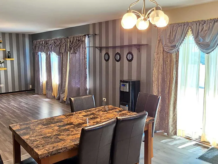 2416 Boxwood Ln — Photo 10