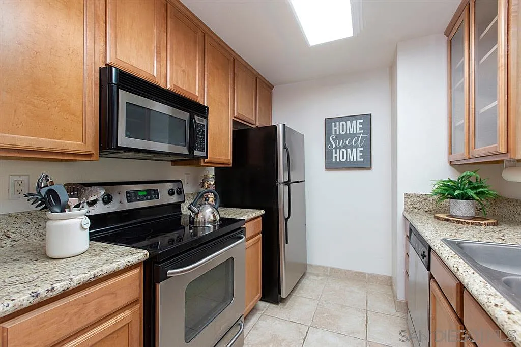 7190 Shoreline Dr — Photo 1
