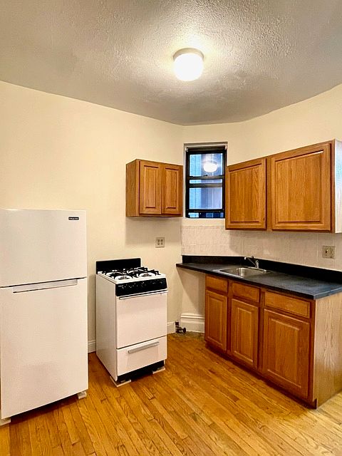 1st image of 303 E 91st St APT 3F