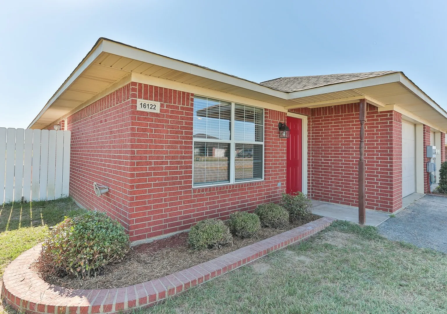 16140/16142 Rolling Meadows Dr. — Photo 2