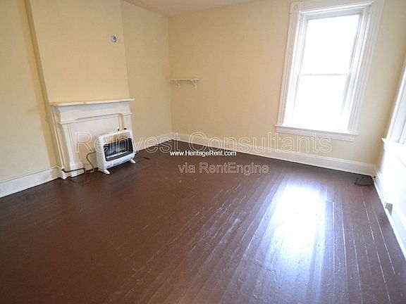 5th image of 1042 Marshall Ave APT 4