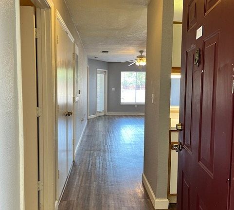 2nd image of 523 Parkway #102