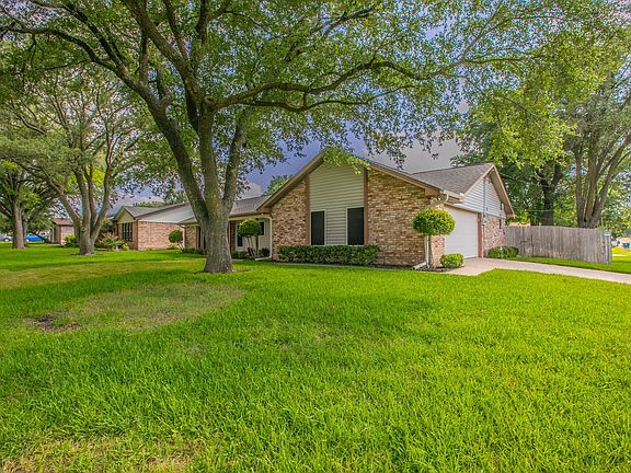 2nd image of 241 Travis Ln