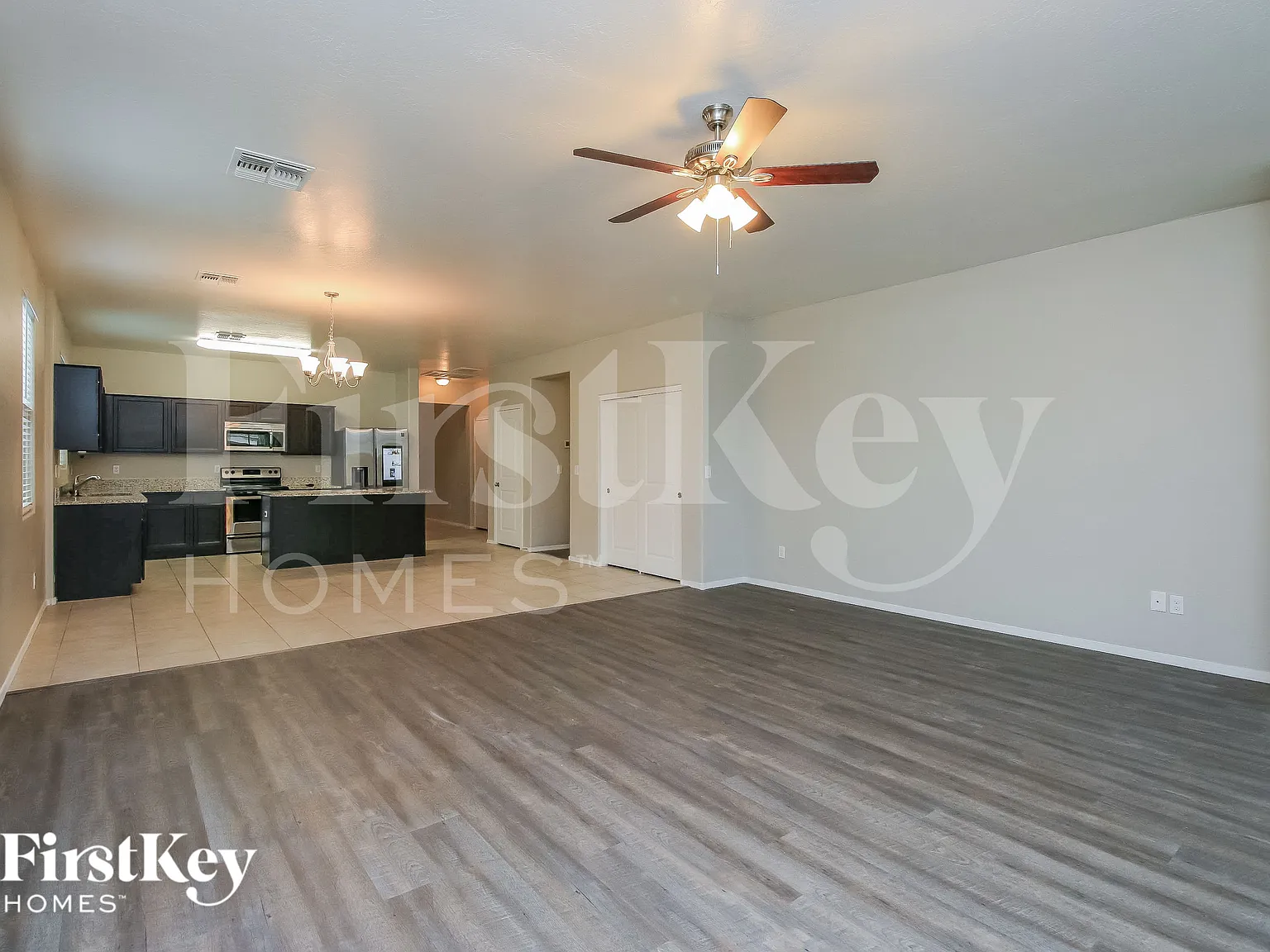 4 bed, 2.0 bath, 2228 sqft, $2,370 — Photo 4