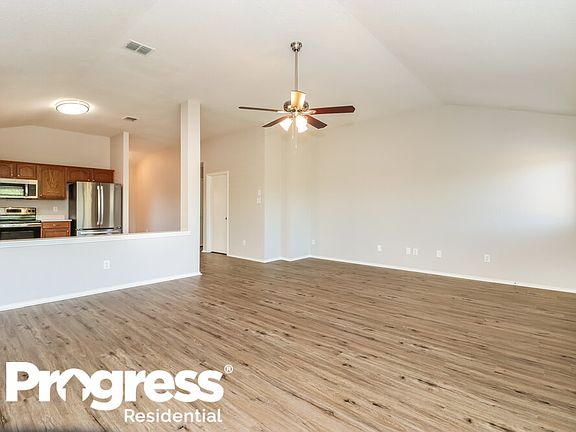 4th image of 8488 Creekbluff Dr