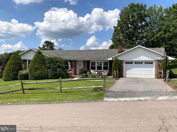 16 Greenbriar Ct, Frostburg, MD 21532