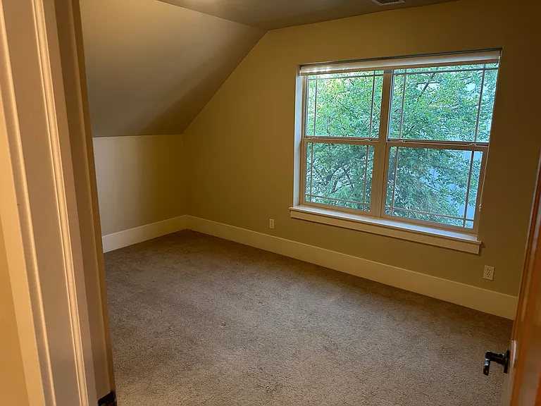 497 E Mission Dr — Photo 15