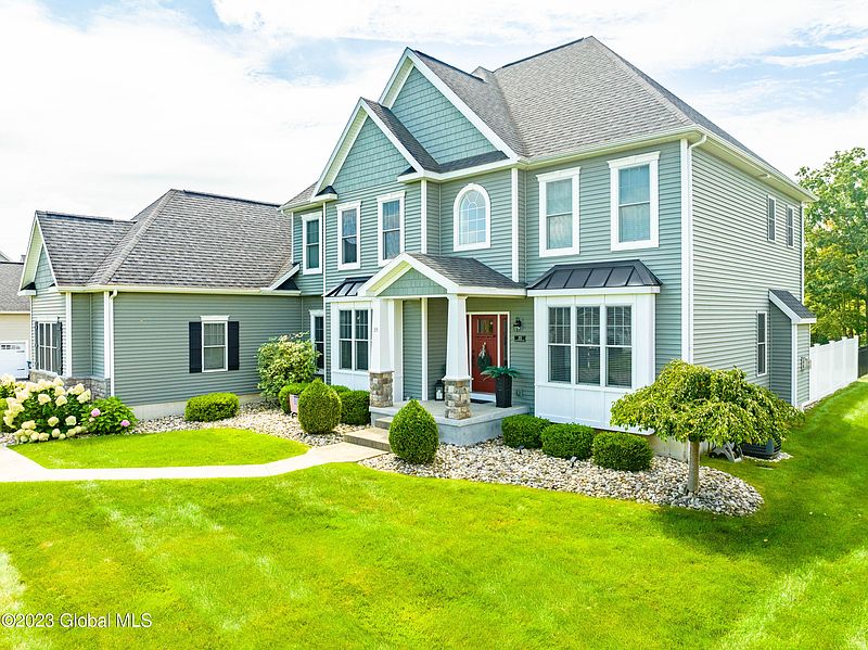 2nd image of 35 Charterpoint Road
