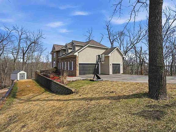 4th image of 3256 Meadow Ridge Rd NE