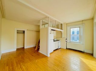 111 College St #1C, Burlington, VT 05401