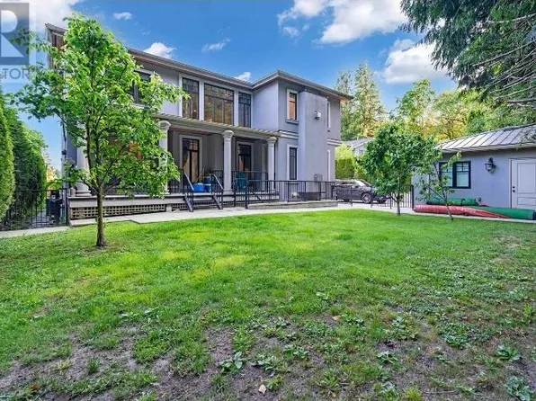 8200 Government Rd, Burnaby, BC V5A 2C5