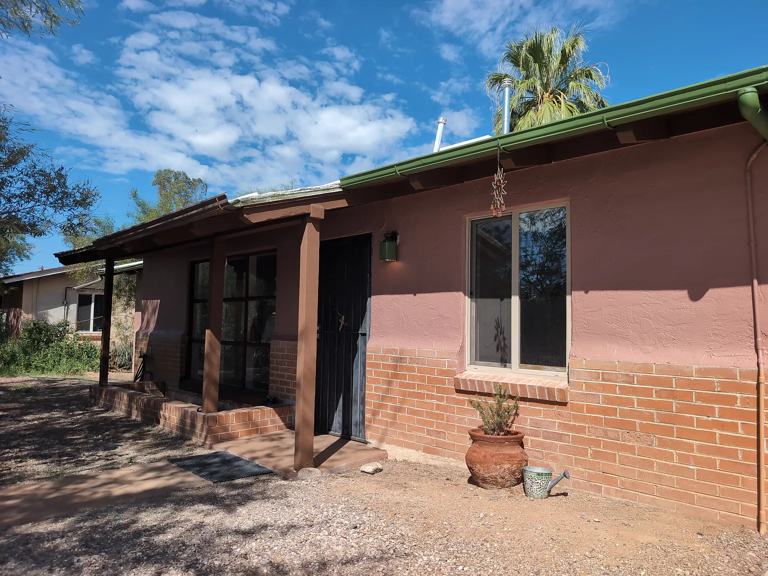 3 bed, 1025 sqft, $1,800 — Photo 1