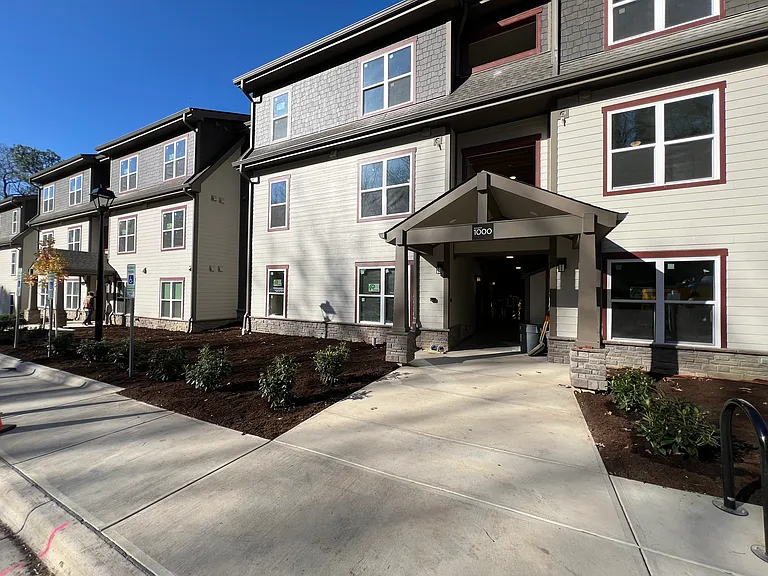 Trinity Court Apartments — Photo 1