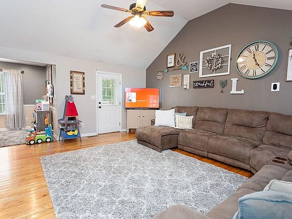 4th image of 170 Heather Oaks Trl SE