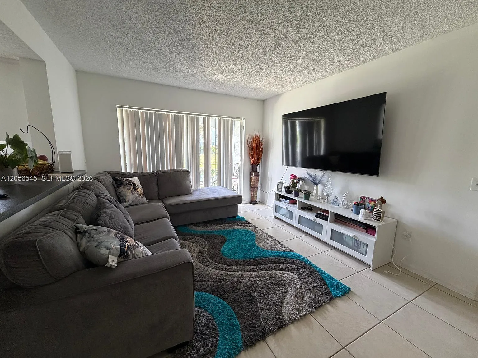 La Via Condo — Photo 2
