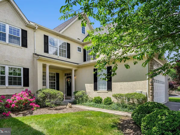 580 Abbey Ct, Blue Bell, PA 19422