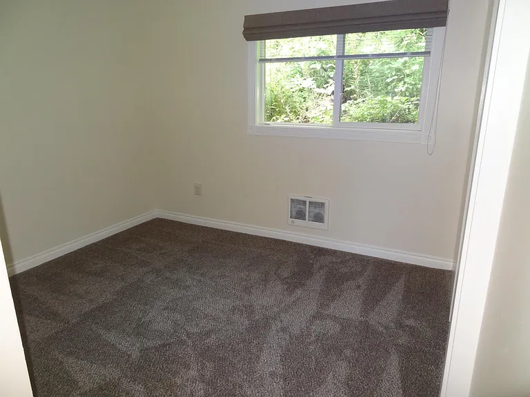 2305 NE 89th St — Photo 11